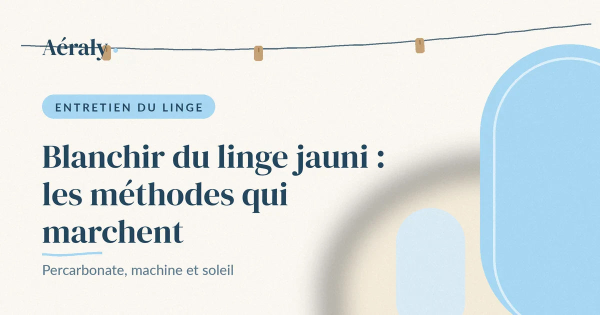 Linge blanc séchant au soleil sur un fil, illustration Aéraly Bild