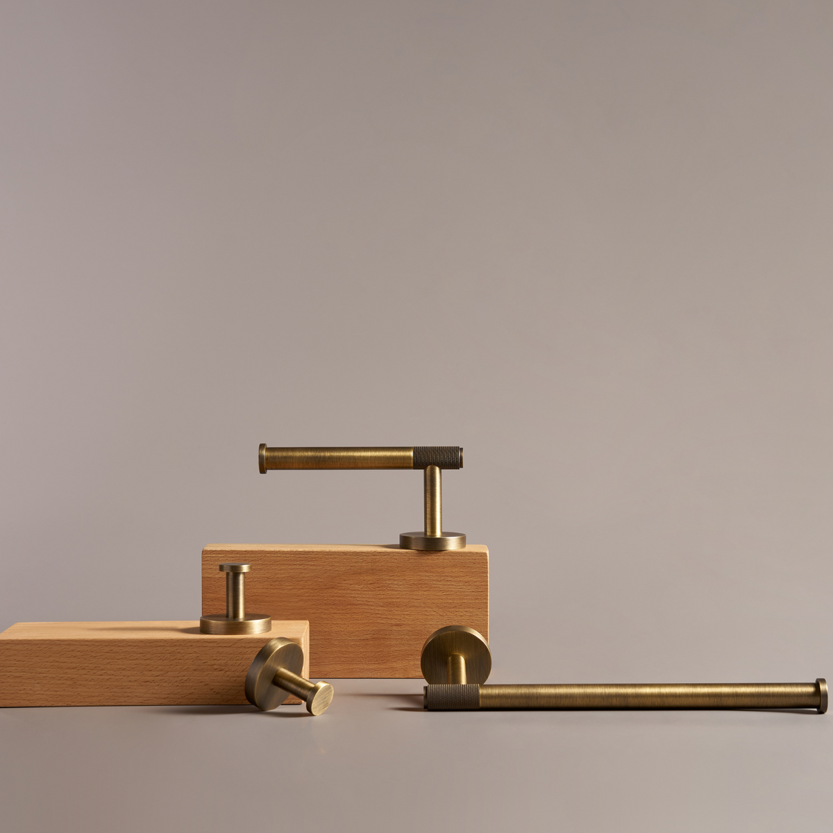 Accessoires de salle de bain laiton massif moleté
