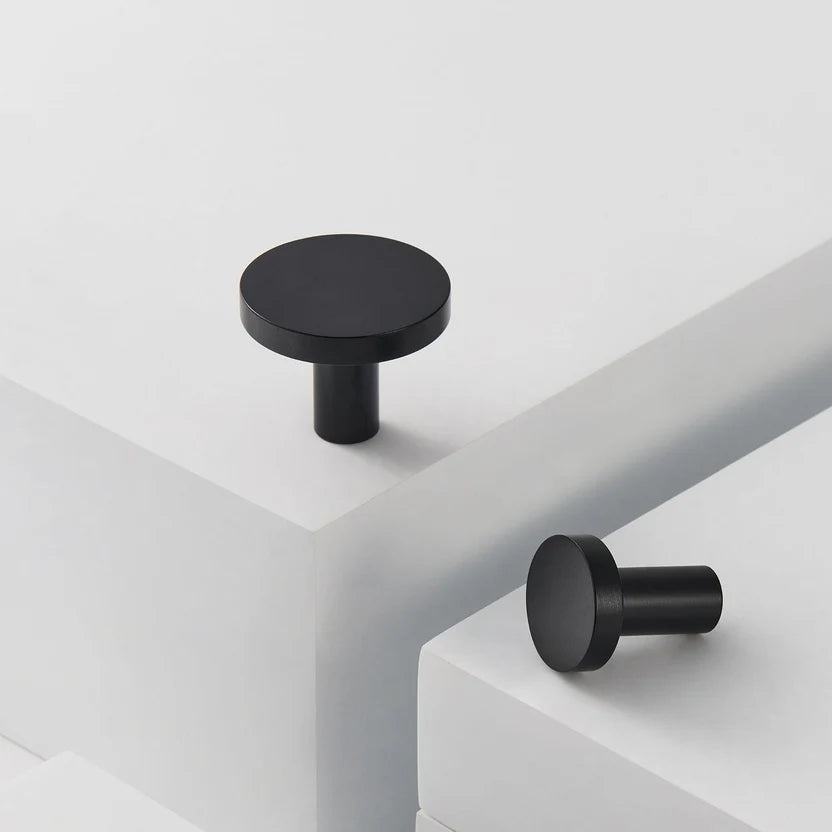 Wandhaken aus massivem Messing - 5 Oberflächen, 20 mm oder 32 mm