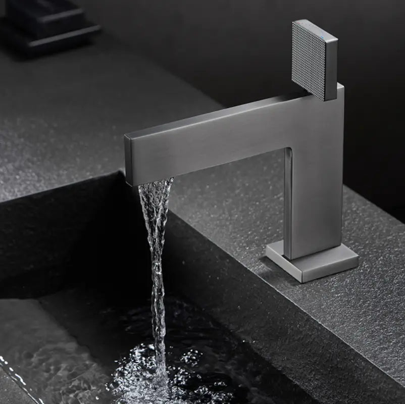 Mitigeur de lavabo sur plan 2 finitions