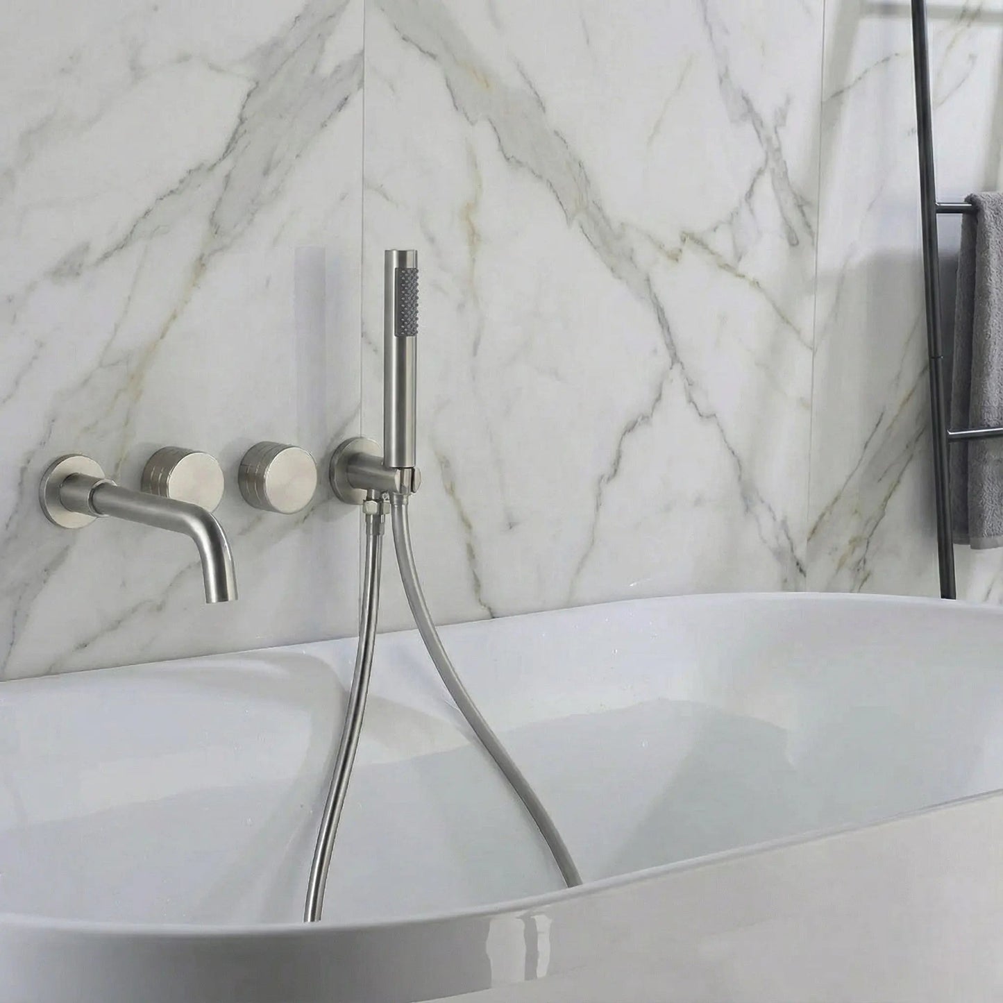 Mitigeur de baignoire encastré avec douchette inox