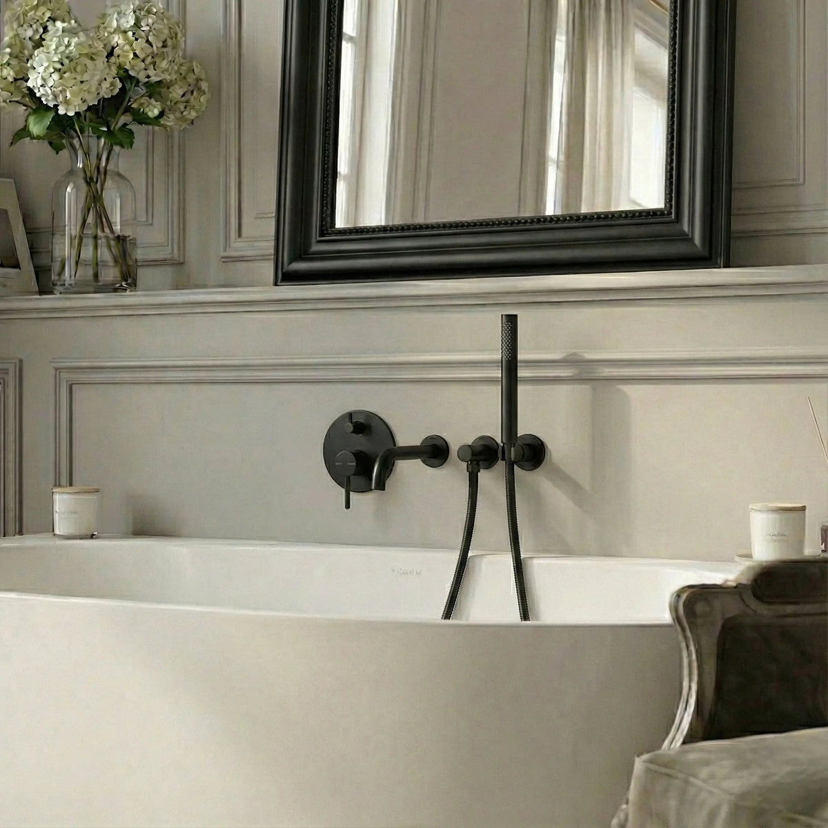 Mitigeur de bain thermostatique encastré noir