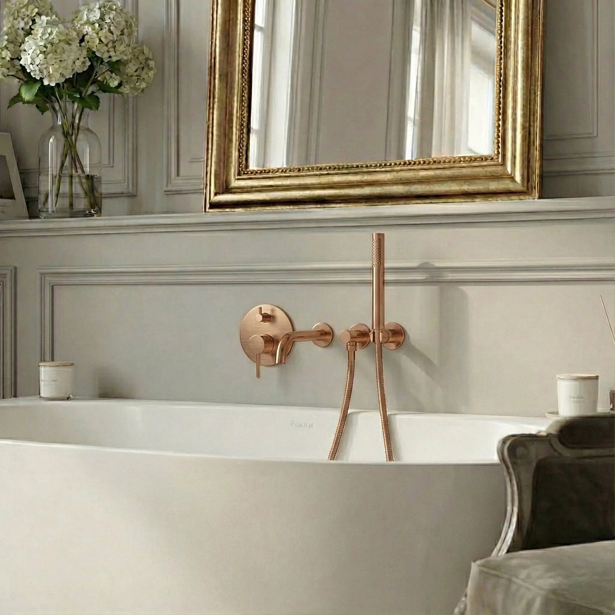 Mitigeur de bain thermostatique encastré or rose