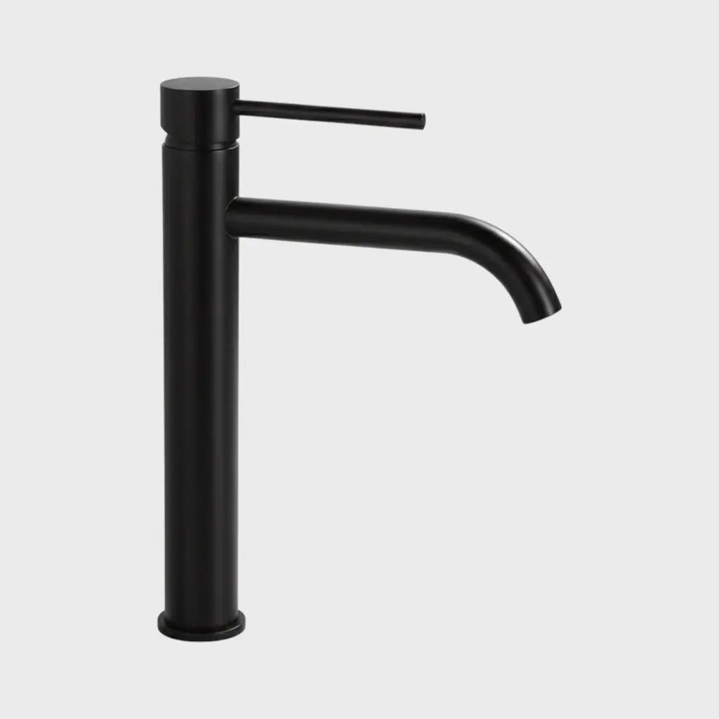 Mitigeur de lavabo sur plan noir