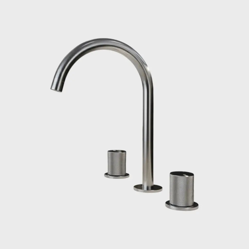 Robinet mélangeur de lavabo sur plan chrome