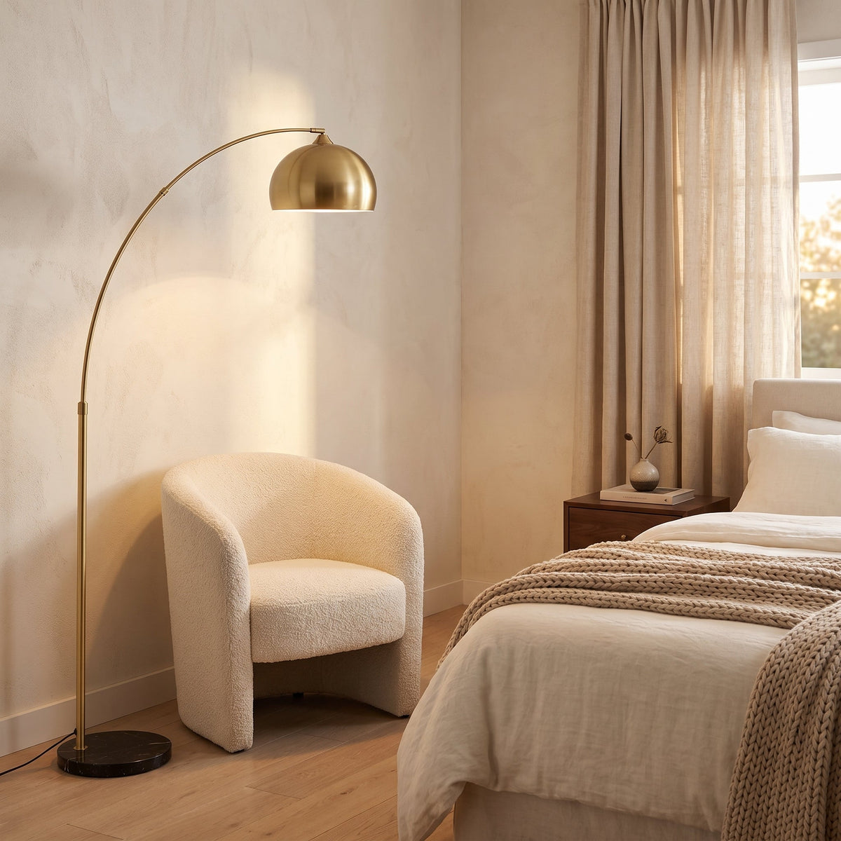Lampadaire arc doré minimaliste DORICA