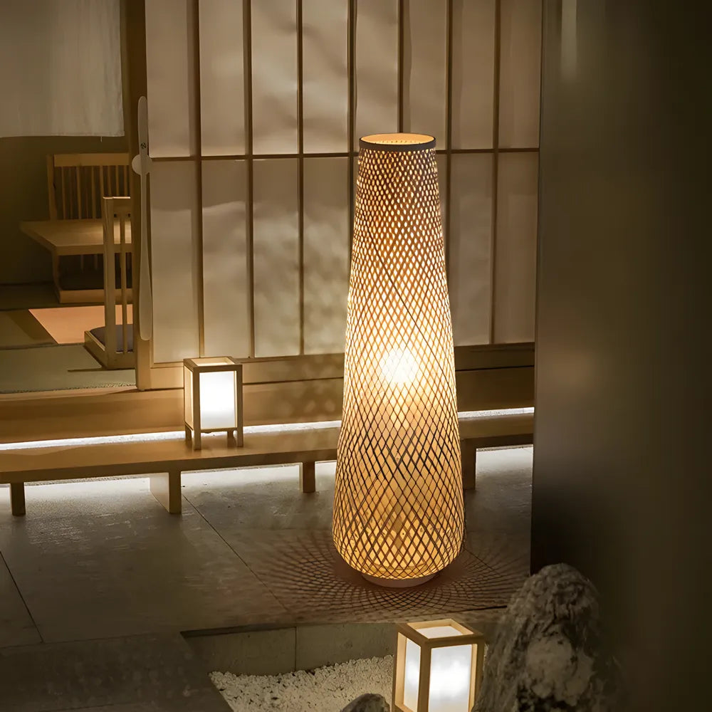 Lampadaire tressé en rotin VIMEA
