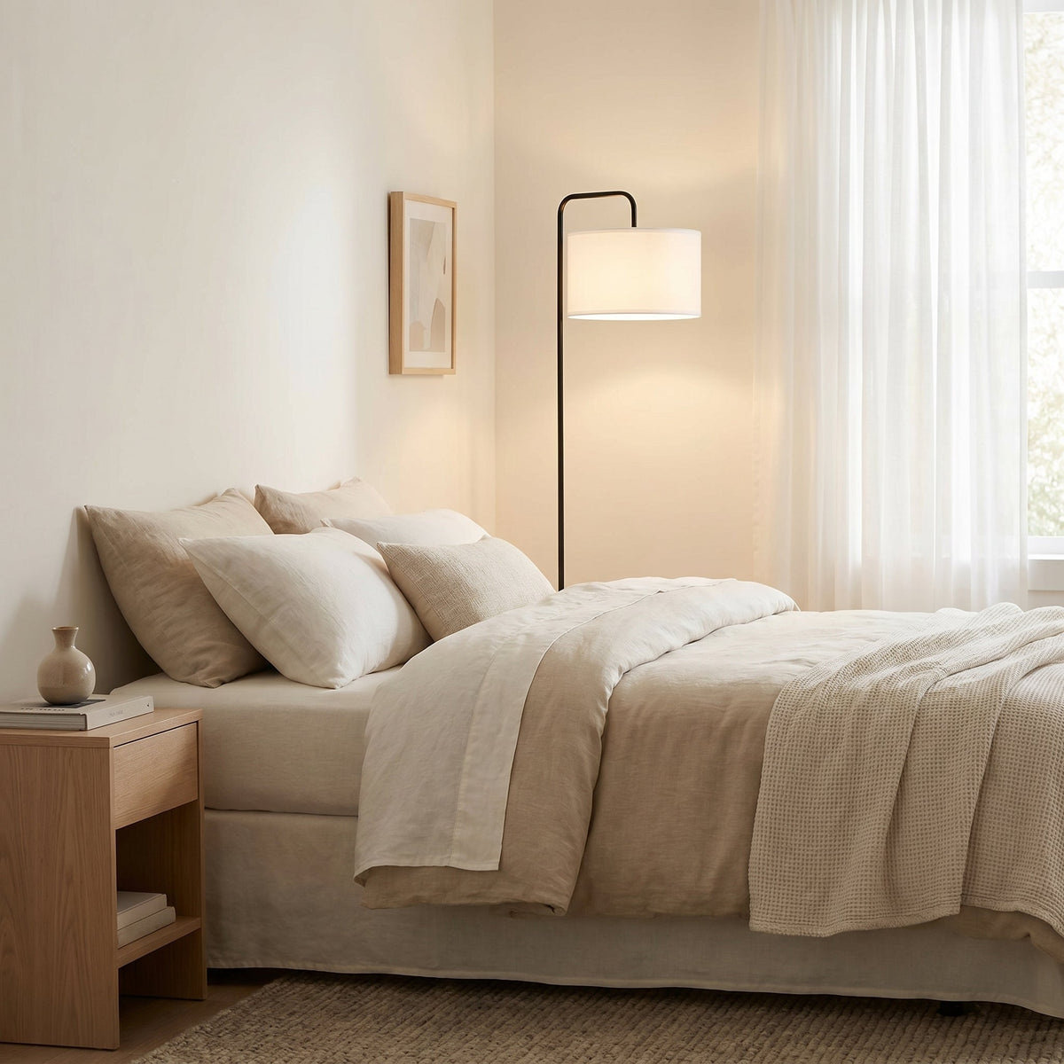 Lampadaire métal noir abat-jour cylindrique tissu blanc PURITA