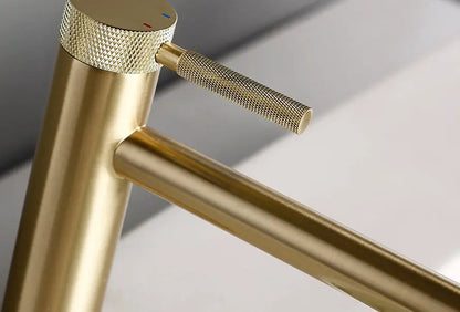 Mitigeur de lavabo générique or brossé