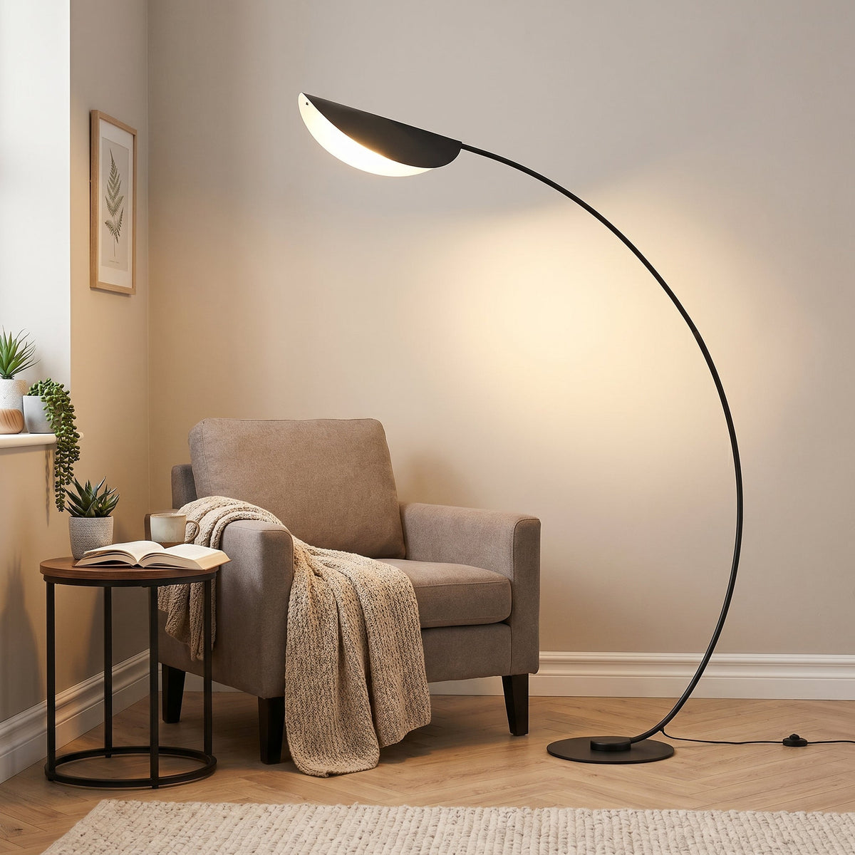 Lampadaire arc noir minimaliste GRAFICA