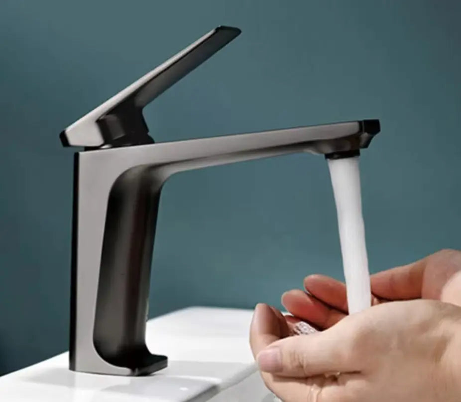 Mitigeur de lavabo sur plan 3 finitions