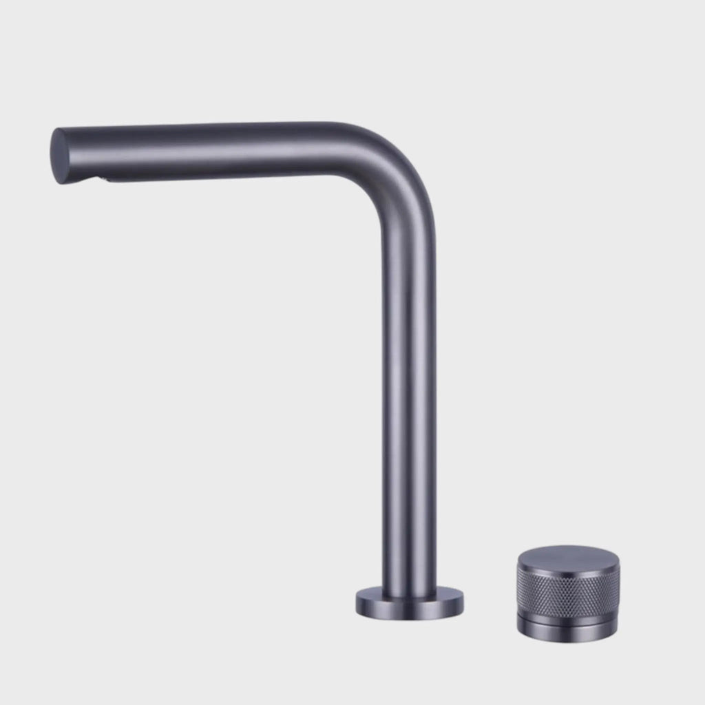 Robinet de lavabo sur plan anthracite