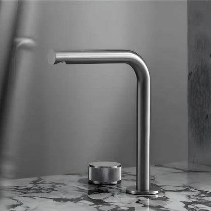 Robinet de lavabo sur plan inox
