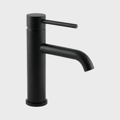 Mitigeur de lavabo sur plan noir