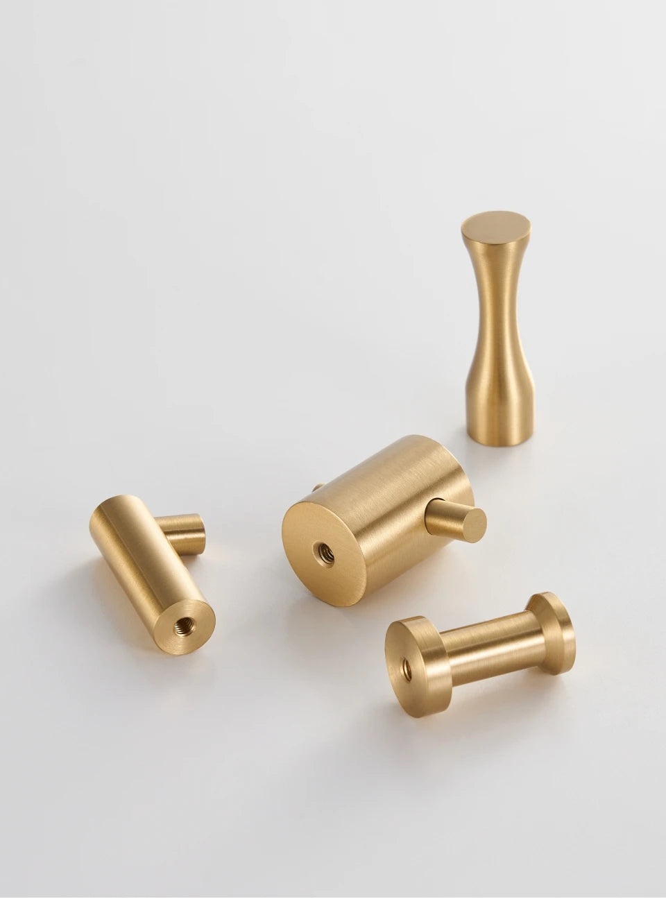 Wandhaken aus gebürstetem Messing - 4 originelle Designs