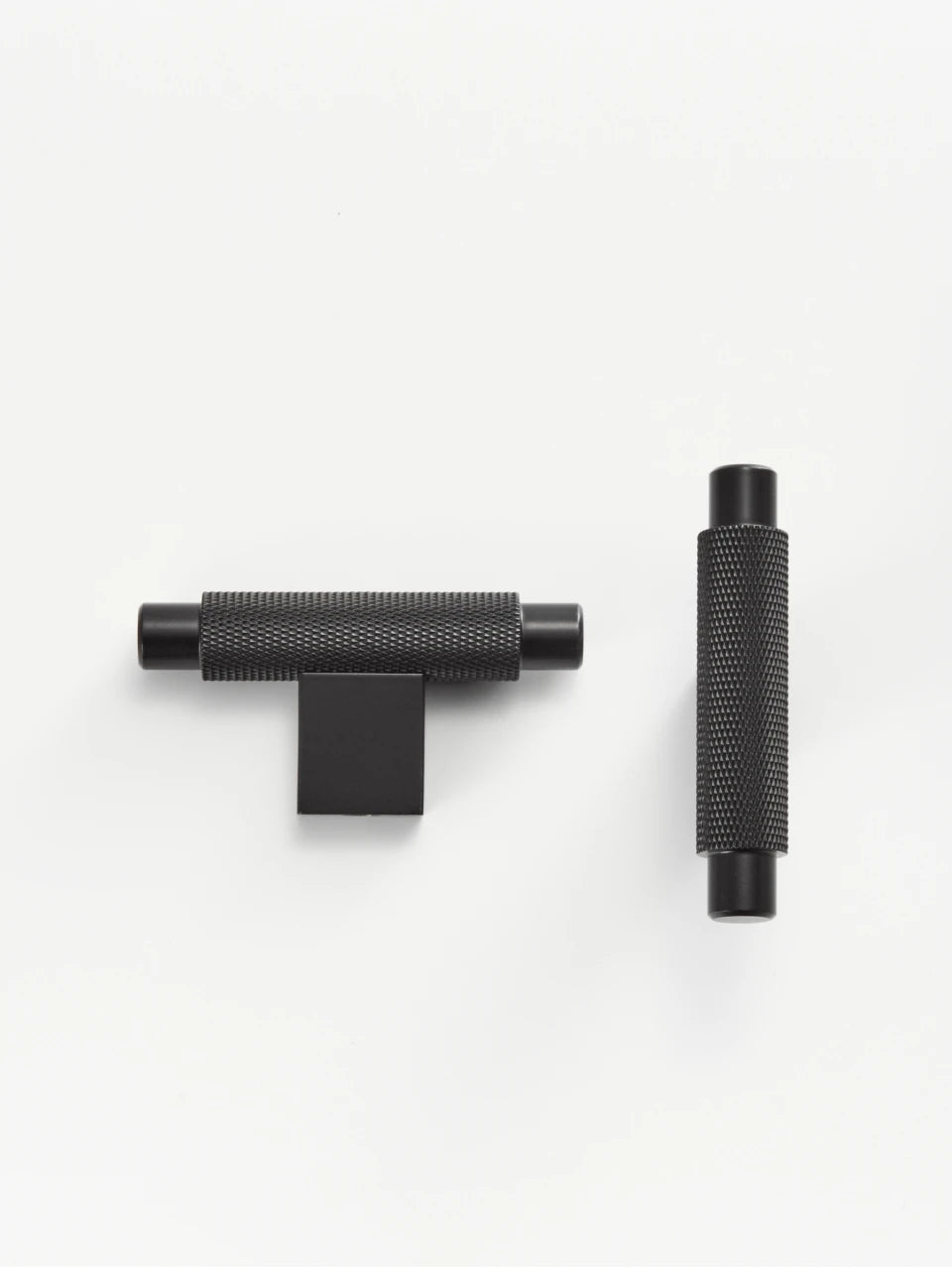Wandhaken T-Bar aus gebürstetem massivem Messing