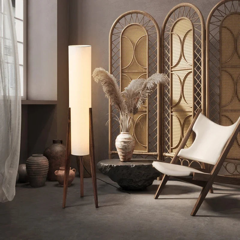 Lampadaire tripode bois et tissu élégance scandinave SCANDIA