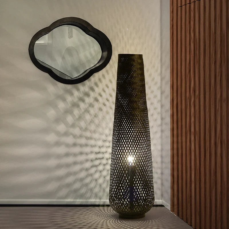 Lampadaire tressé en rotin VIMEA