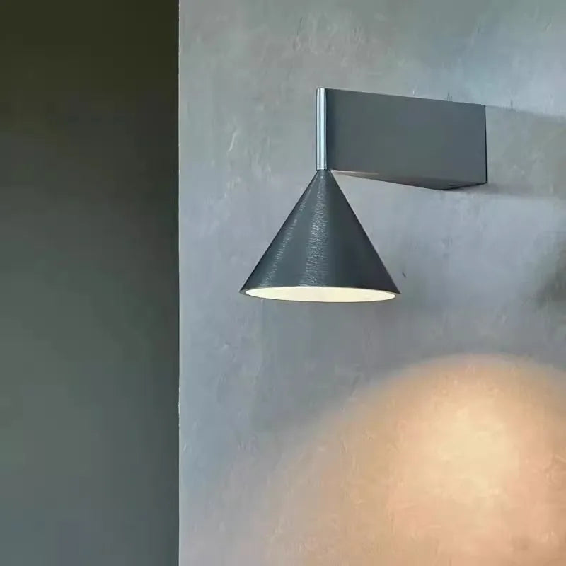 VERTICE - Applique Murale Conique, Design Minimaliste Italien