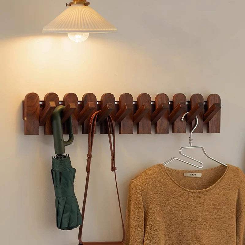 porte-manteau bois mural esthétique nordique : Style nordique et rangement élégant