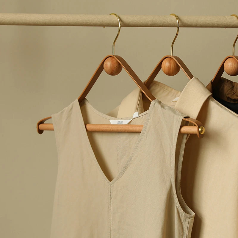 Cintre cuir véritable bois style Japandi vue principale - Aéraly