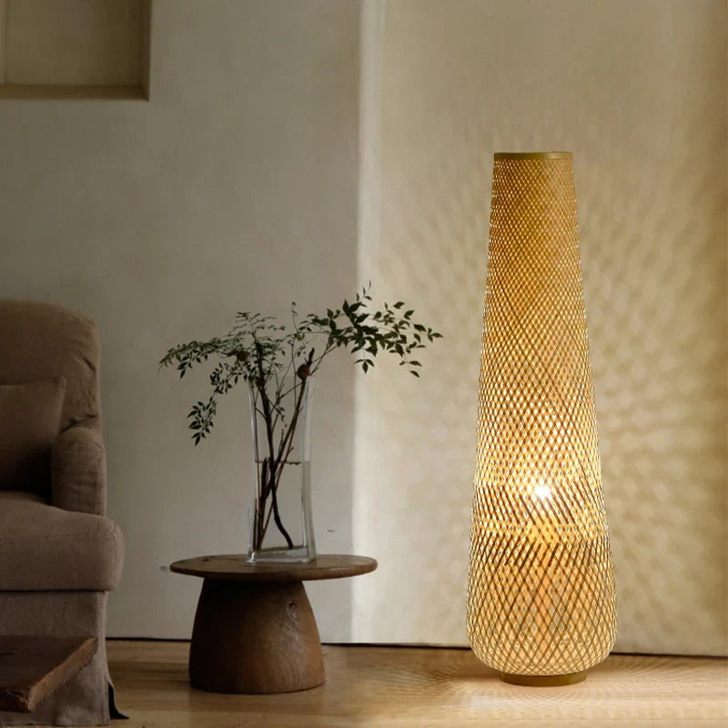 Lampadaire tressé en rotin VIMEA