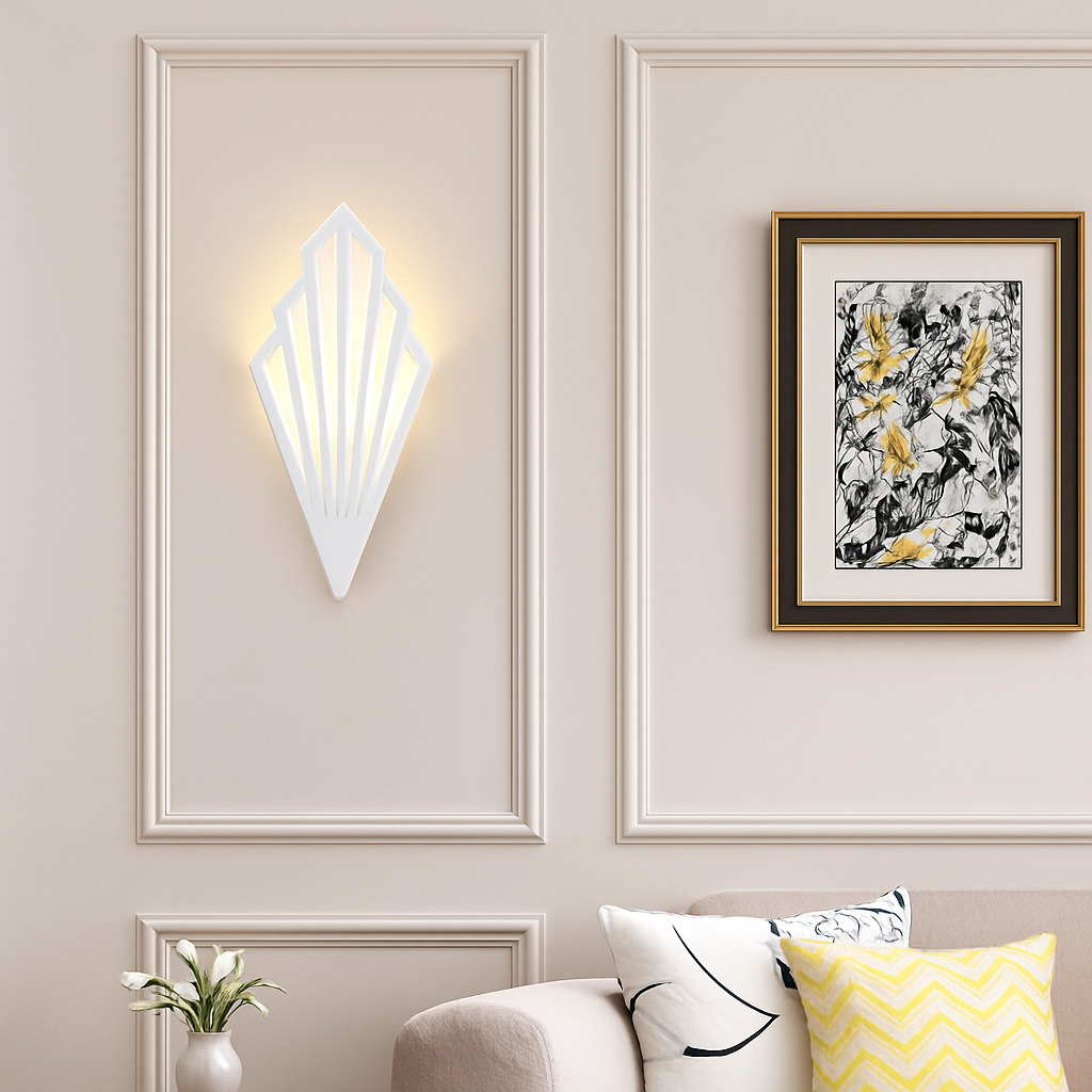 Applique murale design triangulaire LED métal coloré TRIGONO