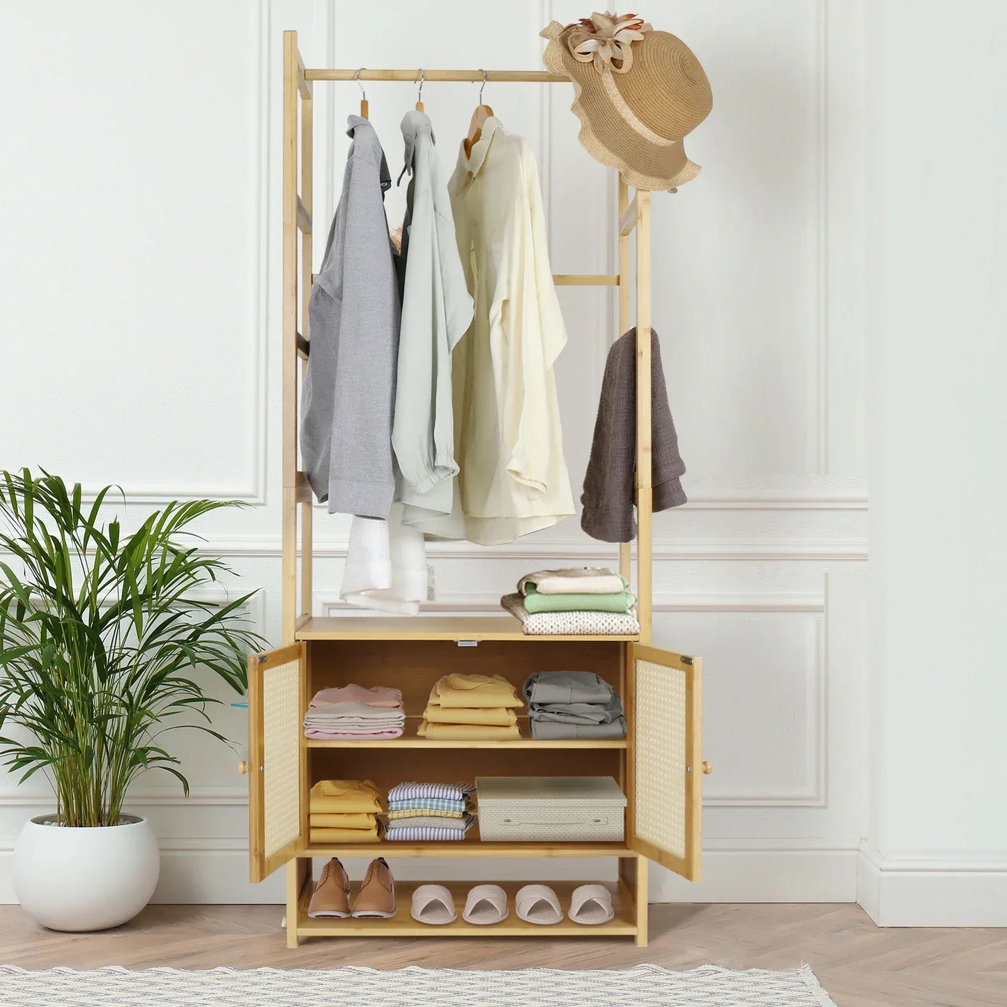 Armoire porte-manteau en bambou avec rangements intégrés Bois