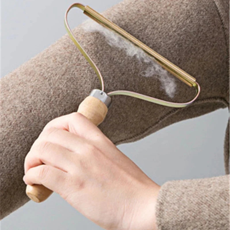Brosse pour vêtement - Simplifiez le soin de votre garde-robe - Aéraly