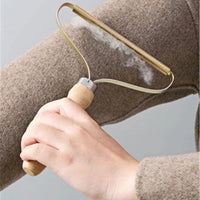 Brosse pour vêtement - Simplifiez le soin de votre garde-robe - Aéraly