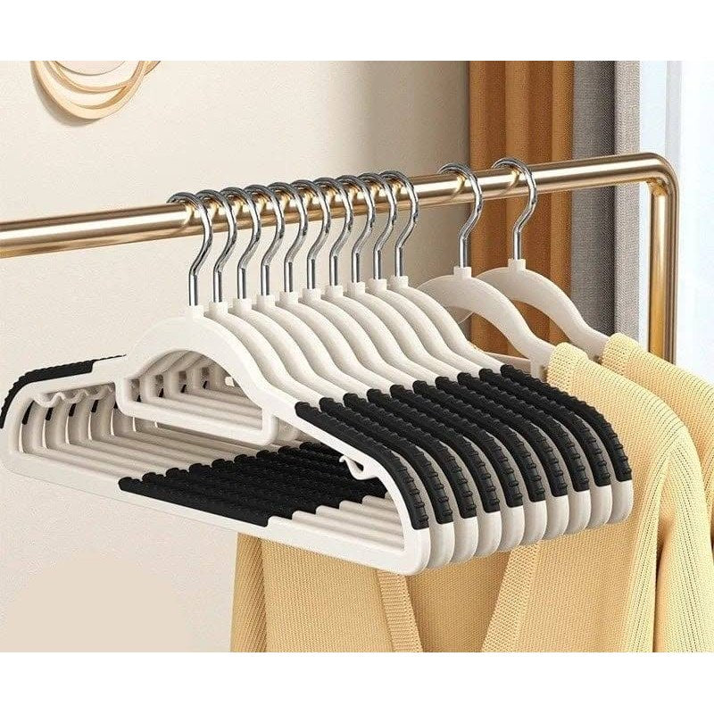 Cintre plastique antidérapant  – lot de 10 pièces Noir Aeraly