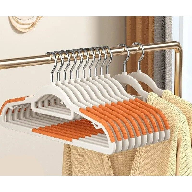 Cintre plastique antidérapant  – lot de 10 pièces Orange Aeraly