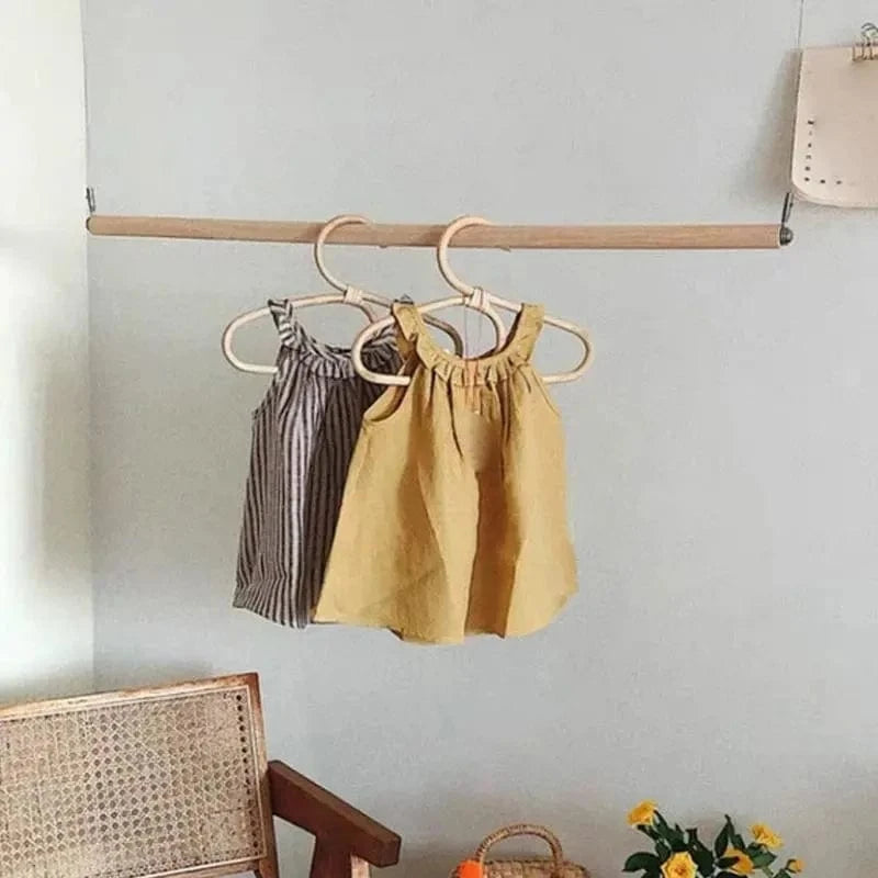 Cintre Rotin Bébé – Élégant & Fait Main