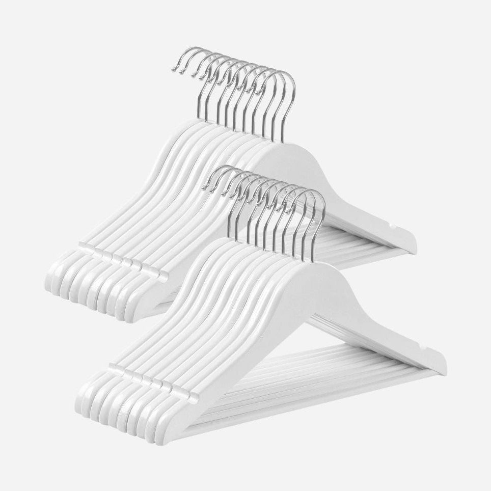 Cintres enfant bois pratiques : Lot de 20 cintres avec barre pantalon - Aéraly