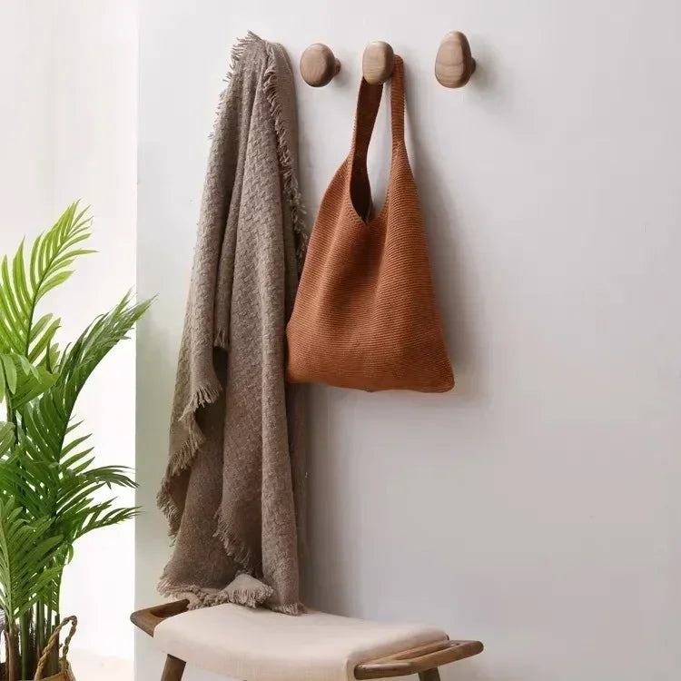 Crochet porte manteau bois massif style scandinave - élégant et pratique - Aéraly