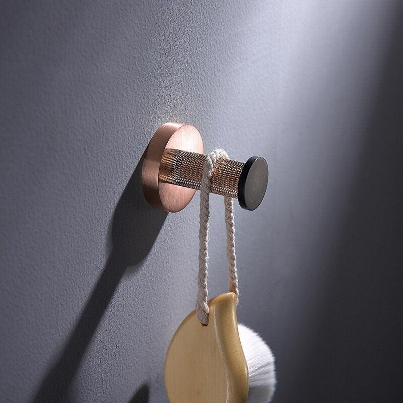 Accessoires de salle de bain or rose et noir mat