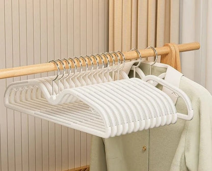 Lot de cintres plastiques antidérapants pivotants – 10 pièces Blanc