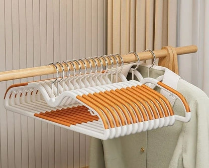 Lot de cintres plastiques antidérapants pivotants – 10 pièces Orange