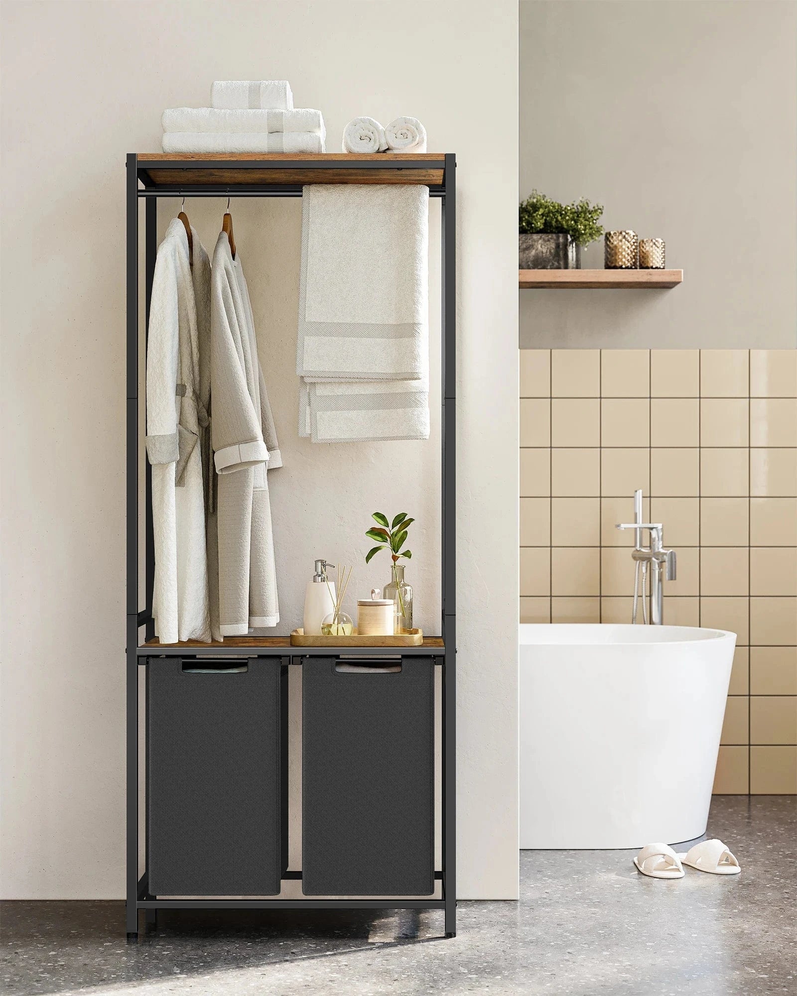 Meuble avec panier à linge intégré et étagères de rangement