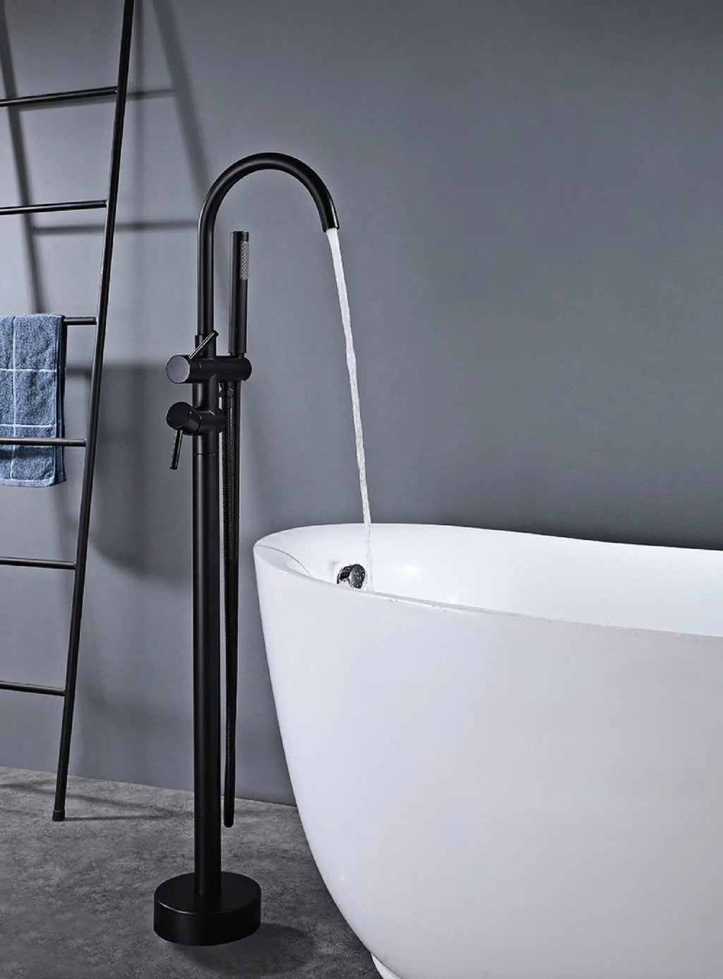Mitigeur de baignoire sur pied noir mat