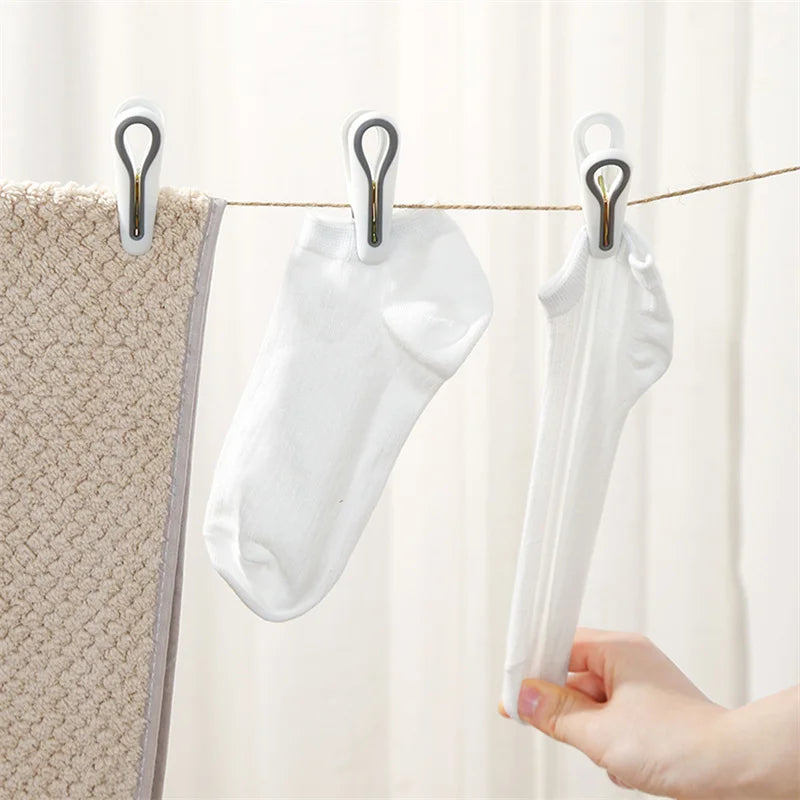 Petite pince en plastique design pour linge et vêtements d’enfants - Aéraly