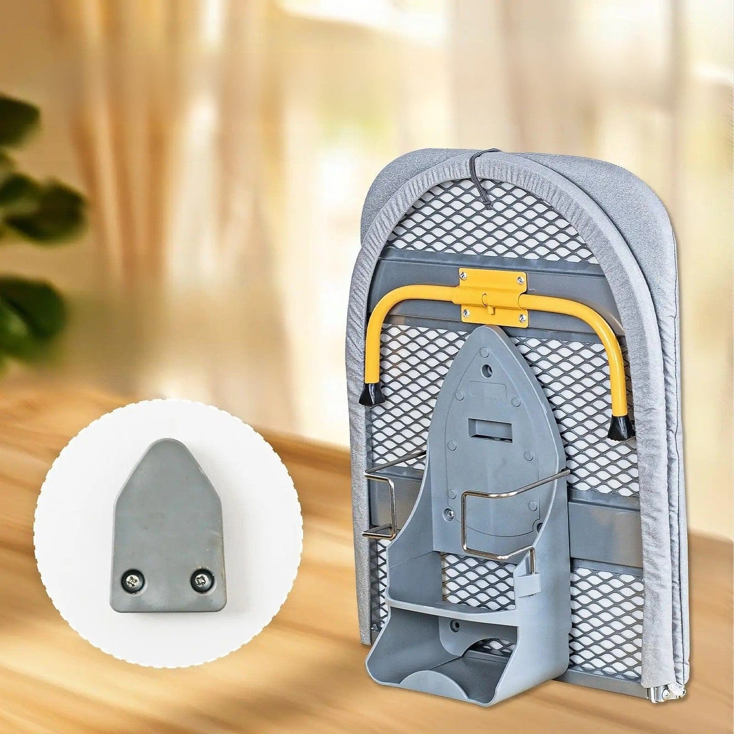 Petite table à repasser compacte et pliable