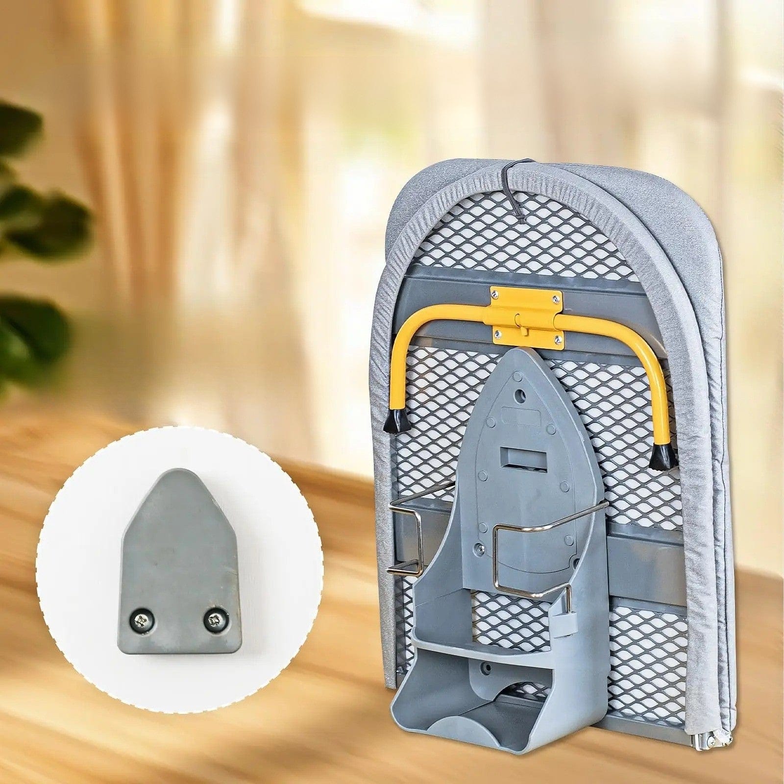 Petite table à repasser compacte et pliable