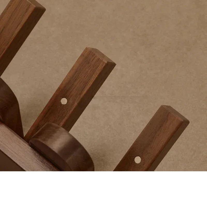 porte-manteau bois mural esthétique nordique : Style nordique et rangement élégant