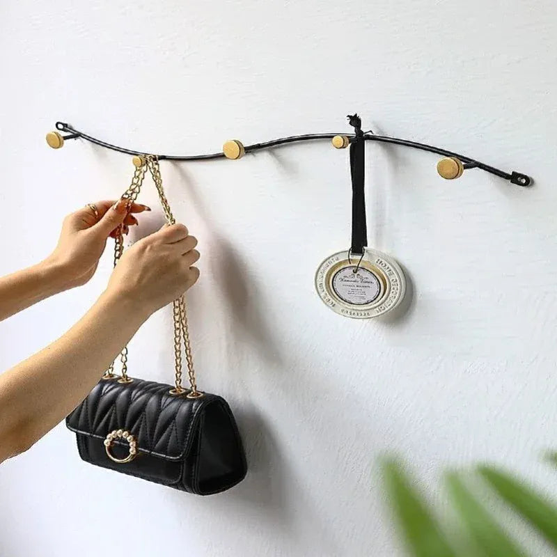 Porte-manteau mural design - Maintenez une entrée organisée avec style