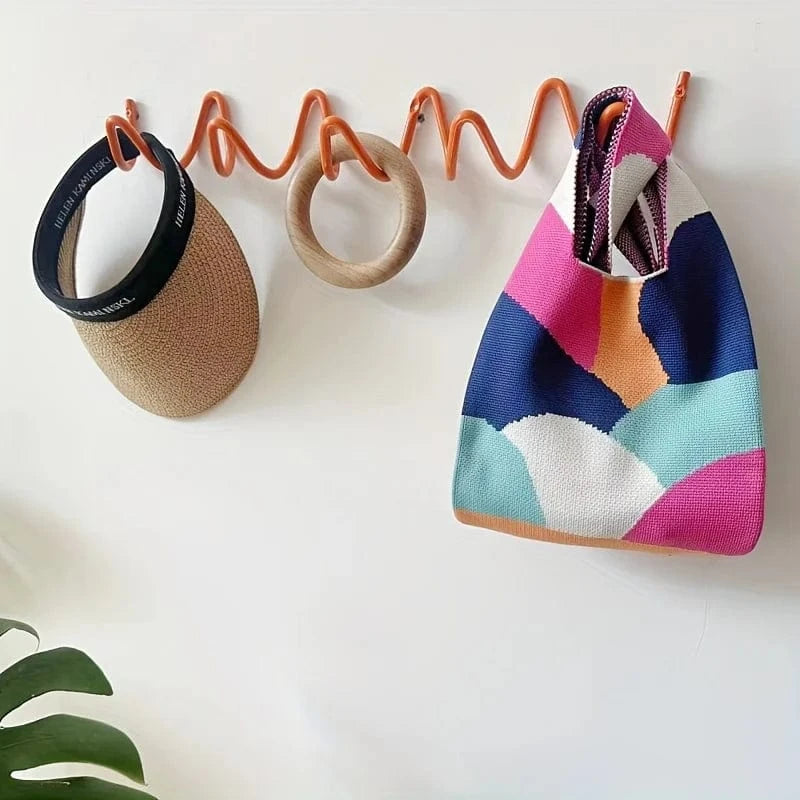 MOD Wavy Design Wall Mounted Coat Rack Modern Wall Rack Coat Storage Creative Hanger for Home Organization Hotel Store Decoration