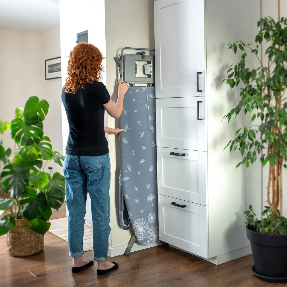 Table à repasser ergonomique pour un repassage facilité Bleu